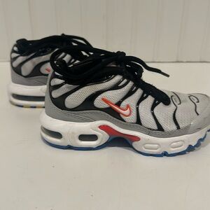 Nike size 11 toddler boys shoes
